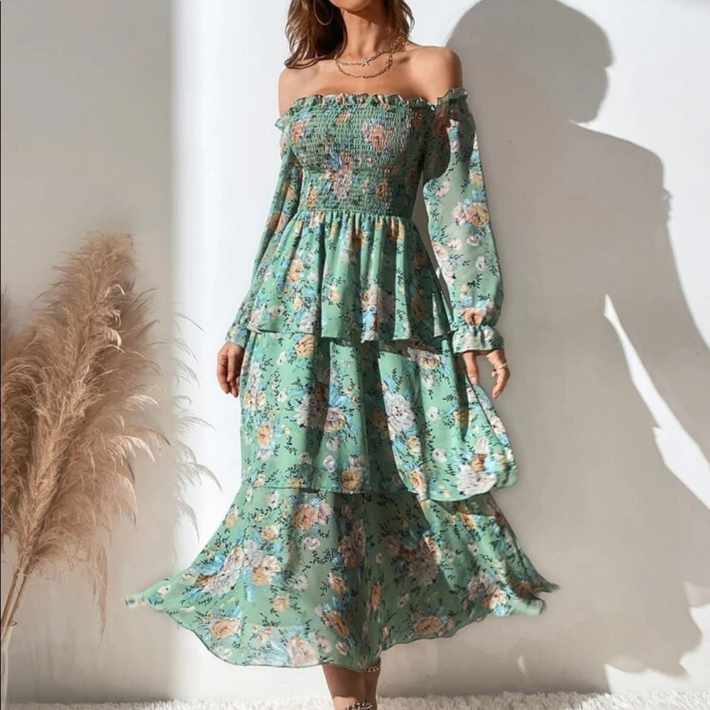Boho floral print  off shoulder shirred layered hem maxi dress - Picture 8 of 15